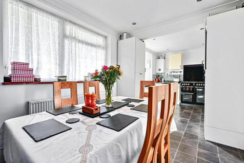 10 Fernhill Close...
