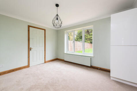 9 Winchester Way ...