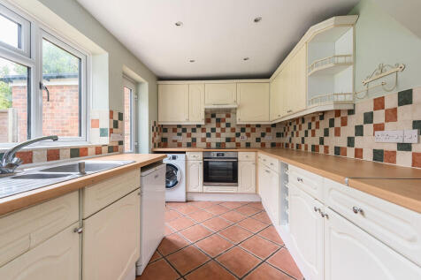 9 Winchester Way ...