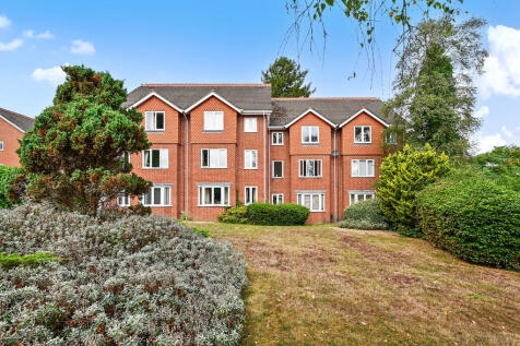 24 Thornfield Gre...