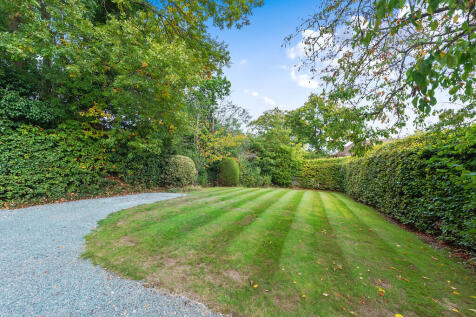 6 Fernhill Walk (...