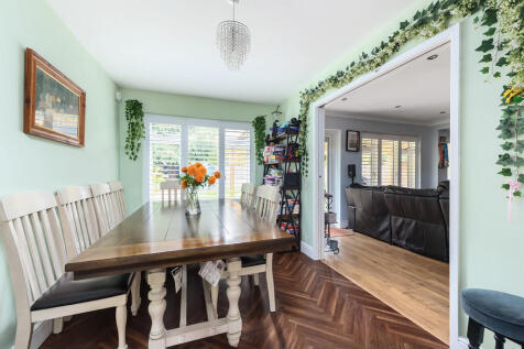 7 The Brambles (9...