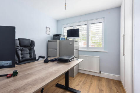 7 The Brambles (1...