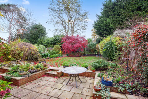 7 Squirrell Close...