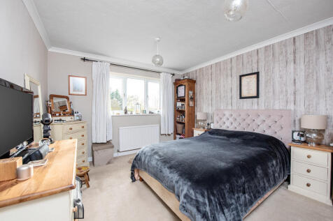 7 Squirrell Close...