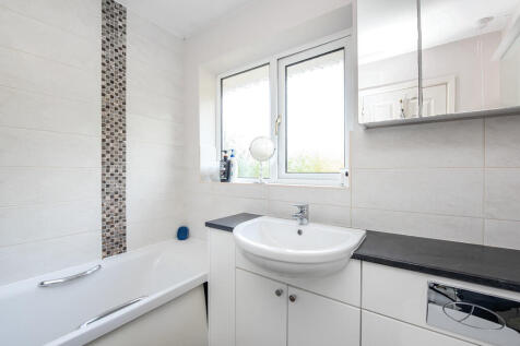 7 Squirrell Close...