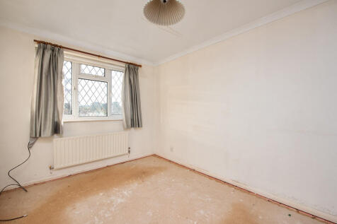 39 Dovedale Close...