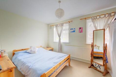 Ashdown Way 50 bed w