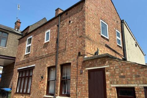 1st Fl Flat to rear