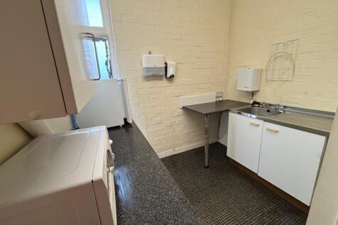 Kitchen/cloakroom