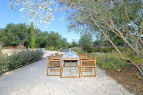 Outdoor dining area