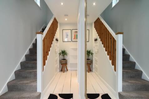 Hall (Mirror