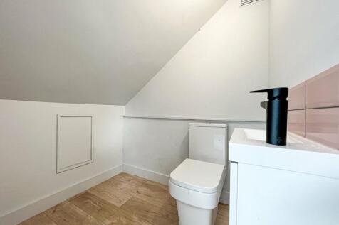Top Floor Wc