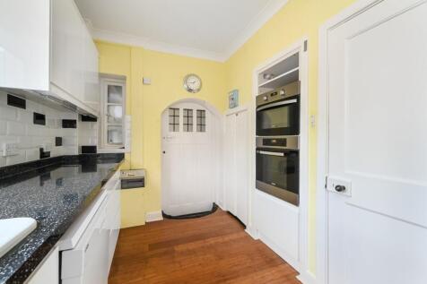 Kitchen Akt