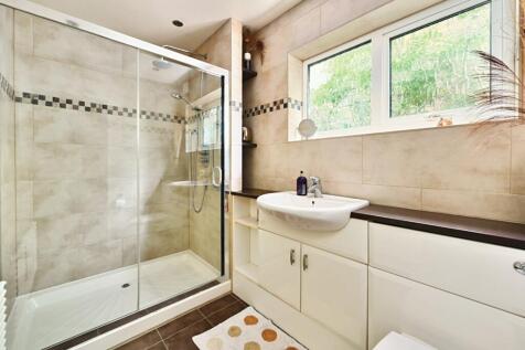 Gf Shower Room