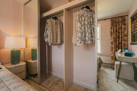 Bulit in Wardrobe