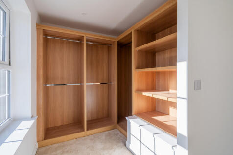 Walk in wardrobe