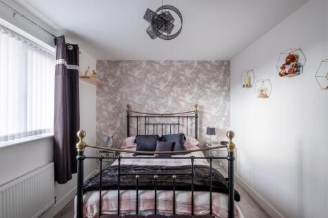 1 Beauont Close HE-1.jpg