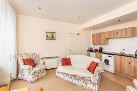 Lounge / Kitchen