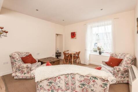 Lounge / Kitchen