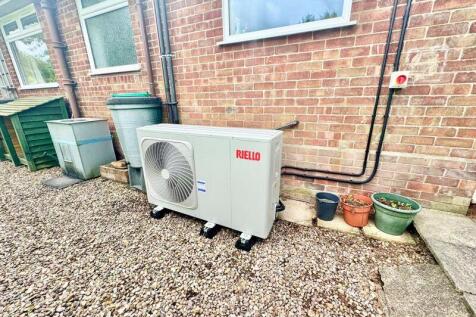 Air source heat pump