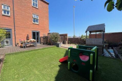 Rear garden view 2