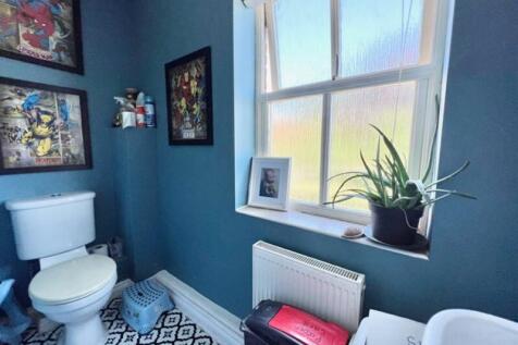 First floor cloakroom