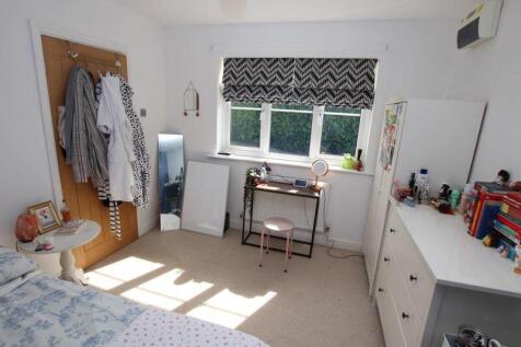 Bed 4 or playroom
