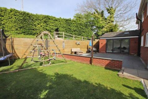 Rear garden photo 2
