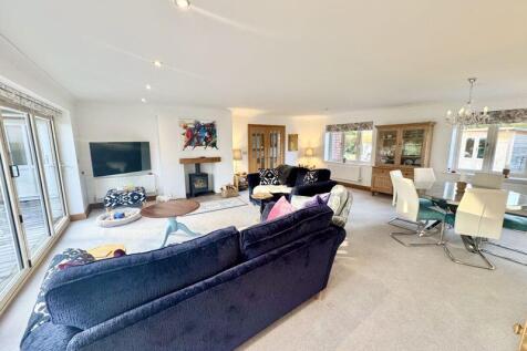 Lounge 4
