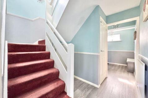 Entrance hall view 2
