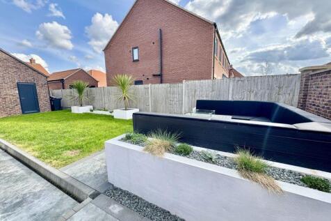 Garden to rear