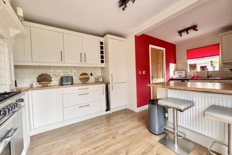 Kitchen dining