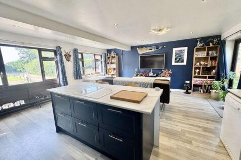 Kitchen living space