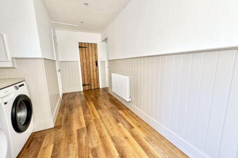 Entrance hallway 2
