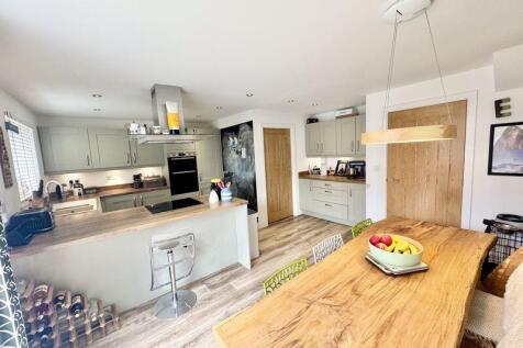 Dining kitchen
