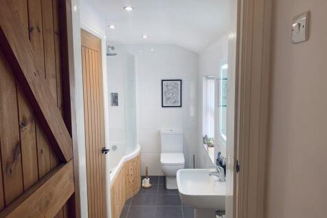 Bathroom suite