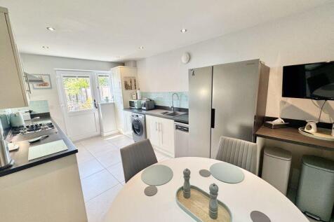 Kitchen dining room
