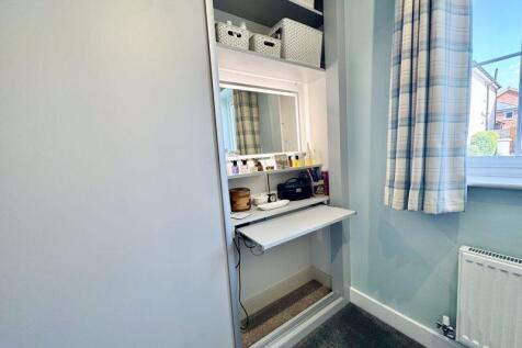 Dressing table
