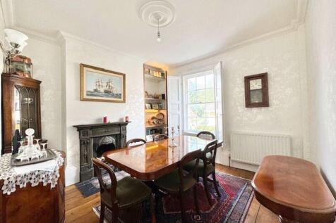 Formal dining room