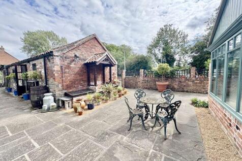 Access to stables