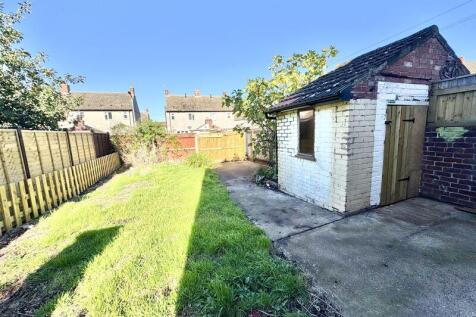 Garden to rear