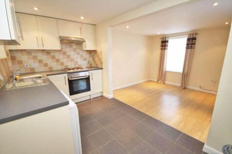 Kitchen to lounge