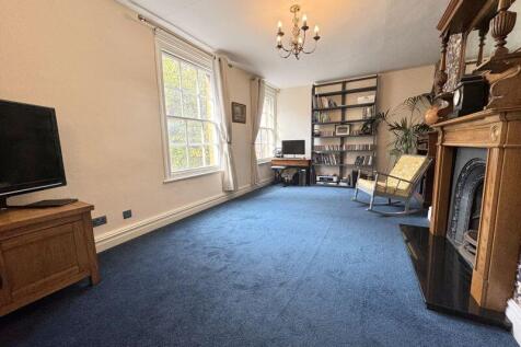 Sitting room / Bedroom