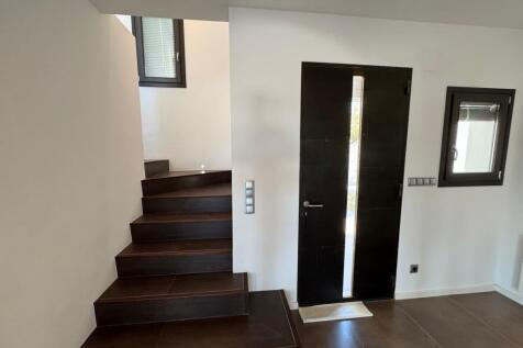 Property Image 100