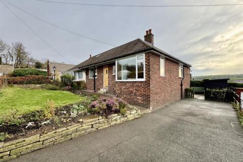EXTERNAL FRONT AND DRIVEWAY