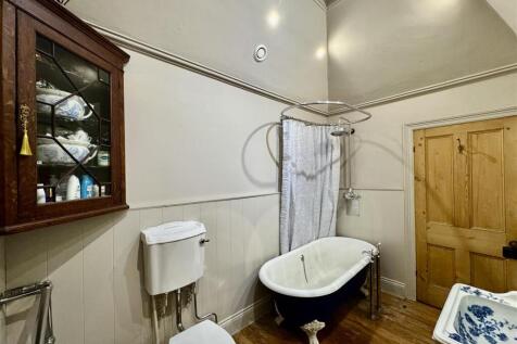 JACK AND JILL BATHROOM