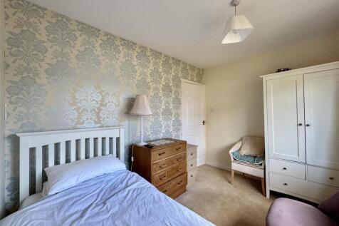 BEDROOM THREE / HOME OFFICE