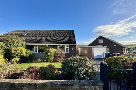 EXTERNAL FRONT, GARAGE AND DRIVEWAY