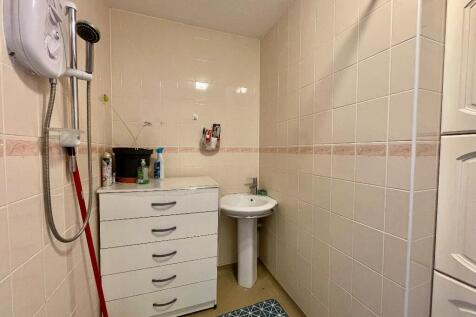 en-suite wet room